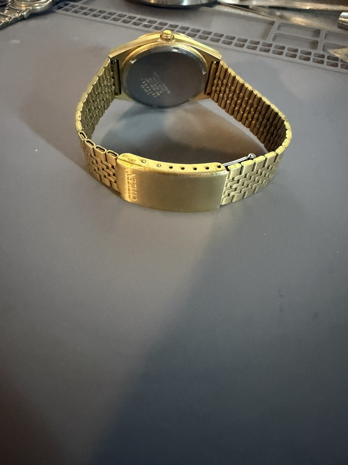 Vintage Citizen CQ Men’s Gold Tone Stainless Steel Day Date Presidential Watch